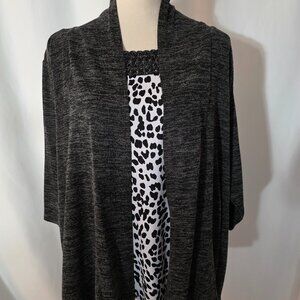 C.D. Daniels Gray White & Black Size 2X Round Neck w/beads  T555
